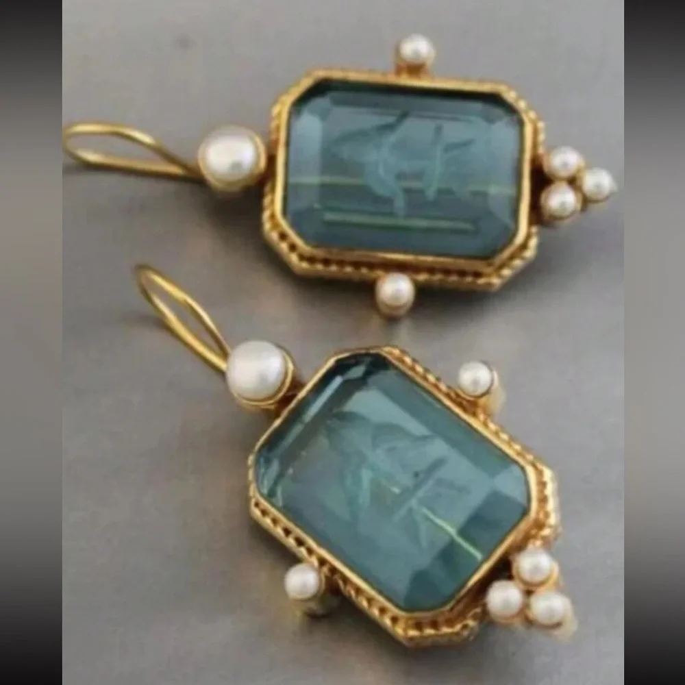 Luxe blue natural gemstone dangle earrings - Picture 1 of 3